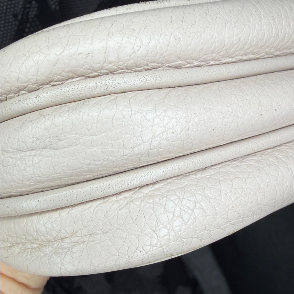 Tory Burch like new condition leather light blush Crossbody. Gold hardware. - Picture 6 of 12